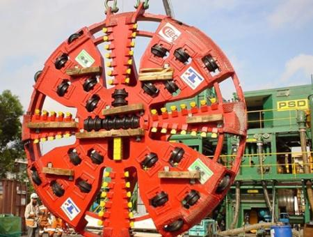 Slurry shield tunnelling equipment