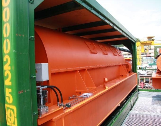 Waste fluid treatment machine